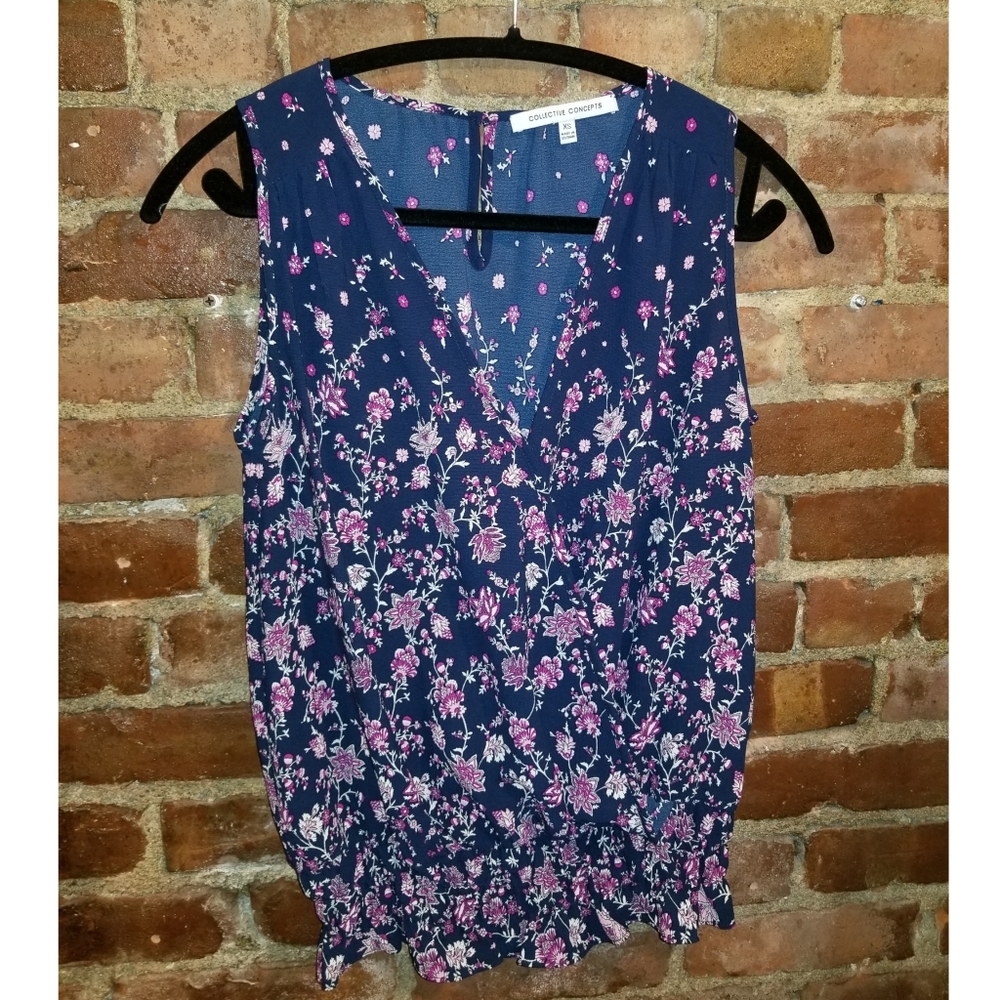 Flowy Floral sleeveless top, bottom gathered, XS